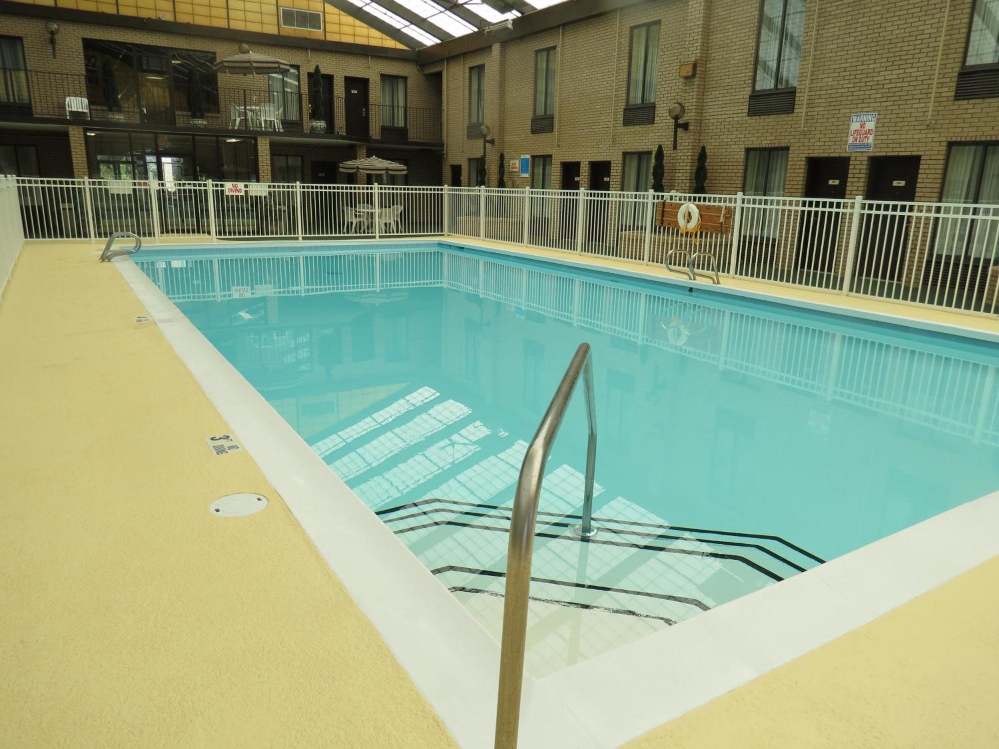 Gold Vault Inn Radcliff Εξωτερικό φωτογραφία