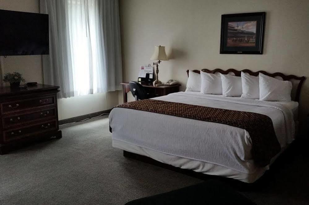Gold Vault Inn Radcliff Εξωτερικό φωτογραφία